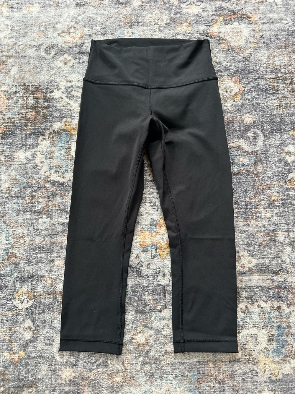 Lululemon Wunder Under Crop (Hi-Rise) *Full-On Luxtreme 21" Black - Size 6